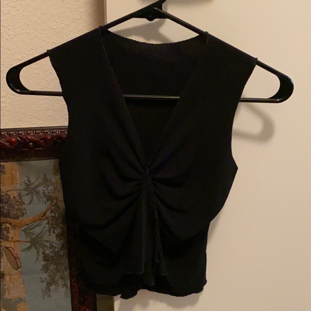 Black sleeveless shirt